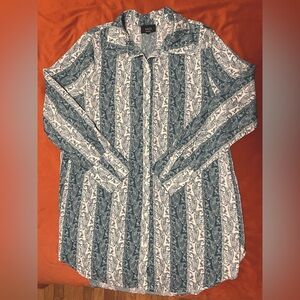 Vici Teal Paisley Long Sleeve Button-Up Tunic